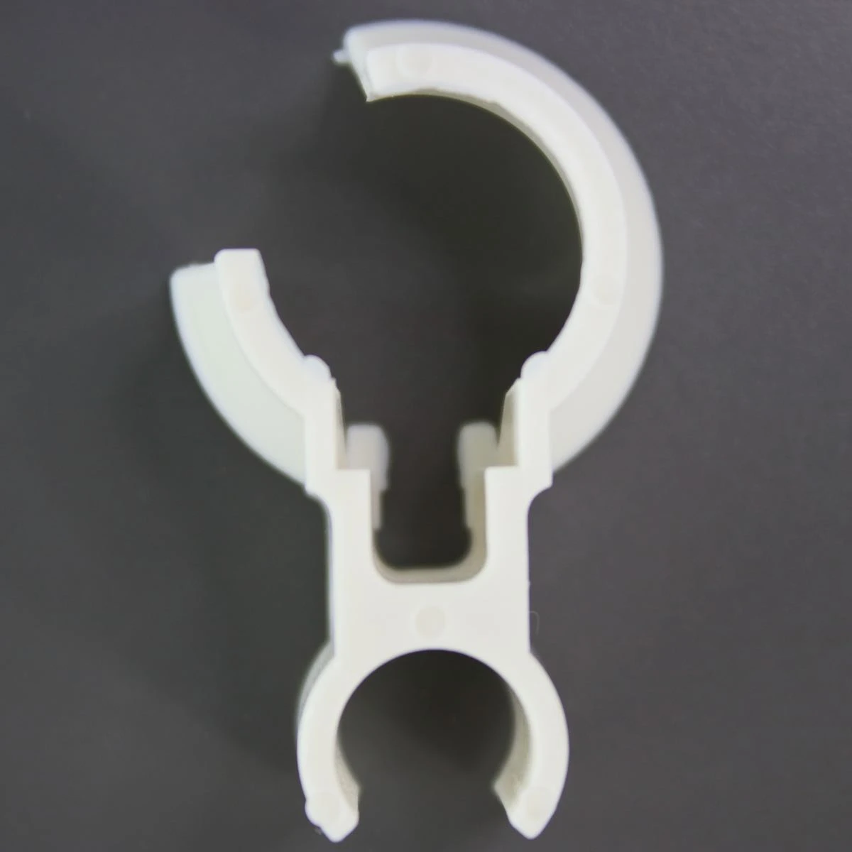 2500 3/8" C7 Or C9 Sculpture Clips, White 3 2500 3/8" C7 Or C9 Sculpture Clips, White
