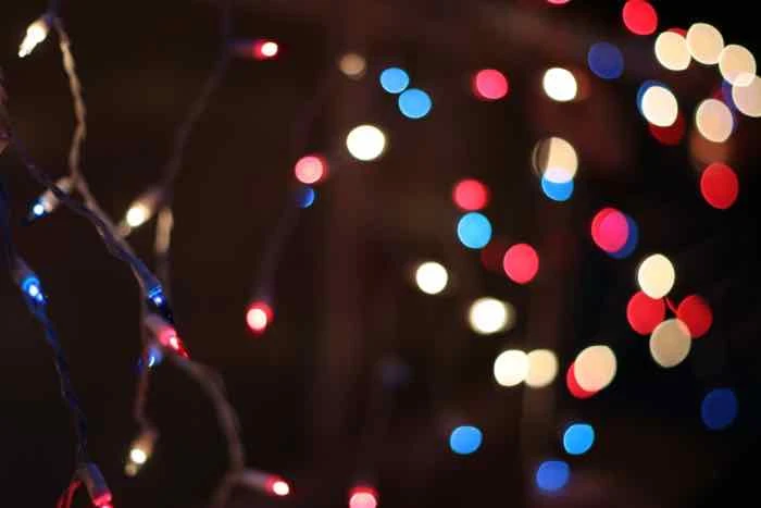 150-bulb Red White Blue Glass Icicle Lights, White Wire 7 150-bulb Red White Blue Glass Icicle Lights, White Wire - Image 5